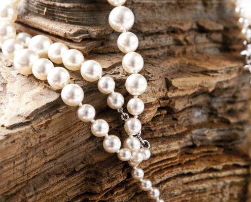 Il fascino sempreverde della collana di perle. Stile Chanel