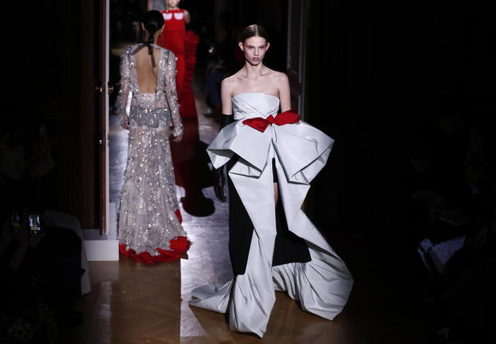 Moda Made in Italy: Valentino assume. Tutte le posizioni aperte